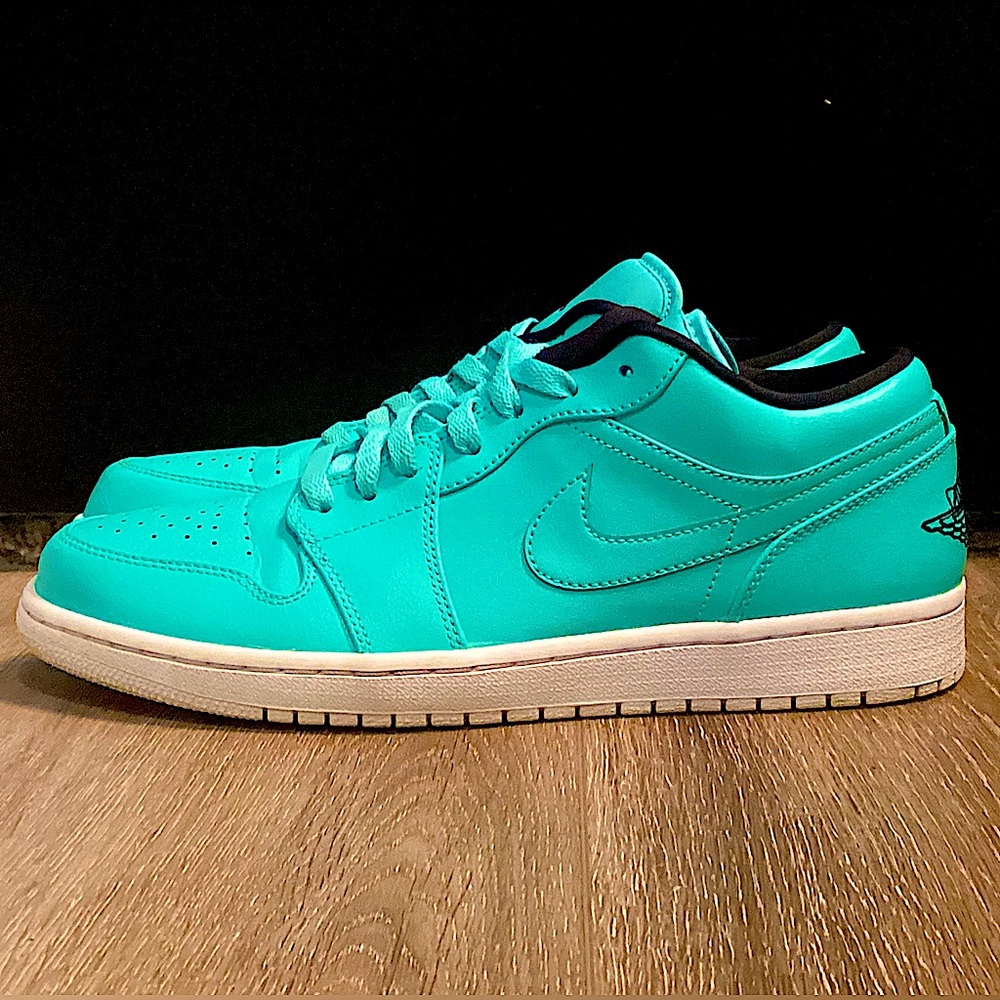Air Jordan 1 Retro Low ‘Hyper Turquoise’